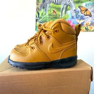 Nike Manoa Baby/Toddler Boots Size 8c
